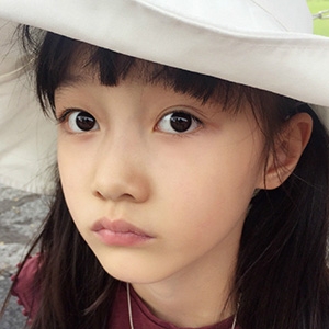 纪姿含的英文名