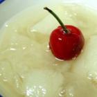 银耳百合炖雪梨